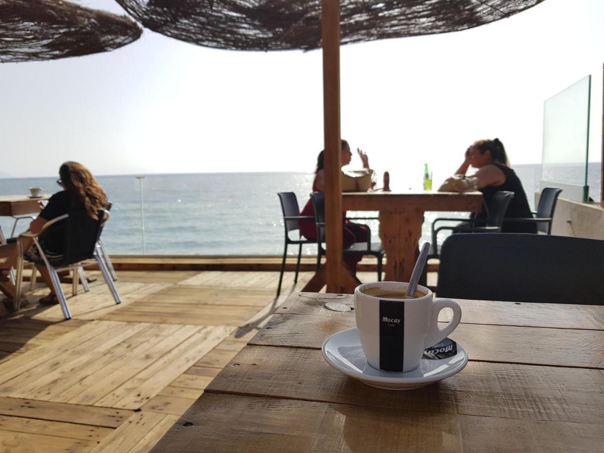 The Poppies Guest House - 100M Ocean - Private Spaces كانديلاريا المظهر الخارجي الصورة