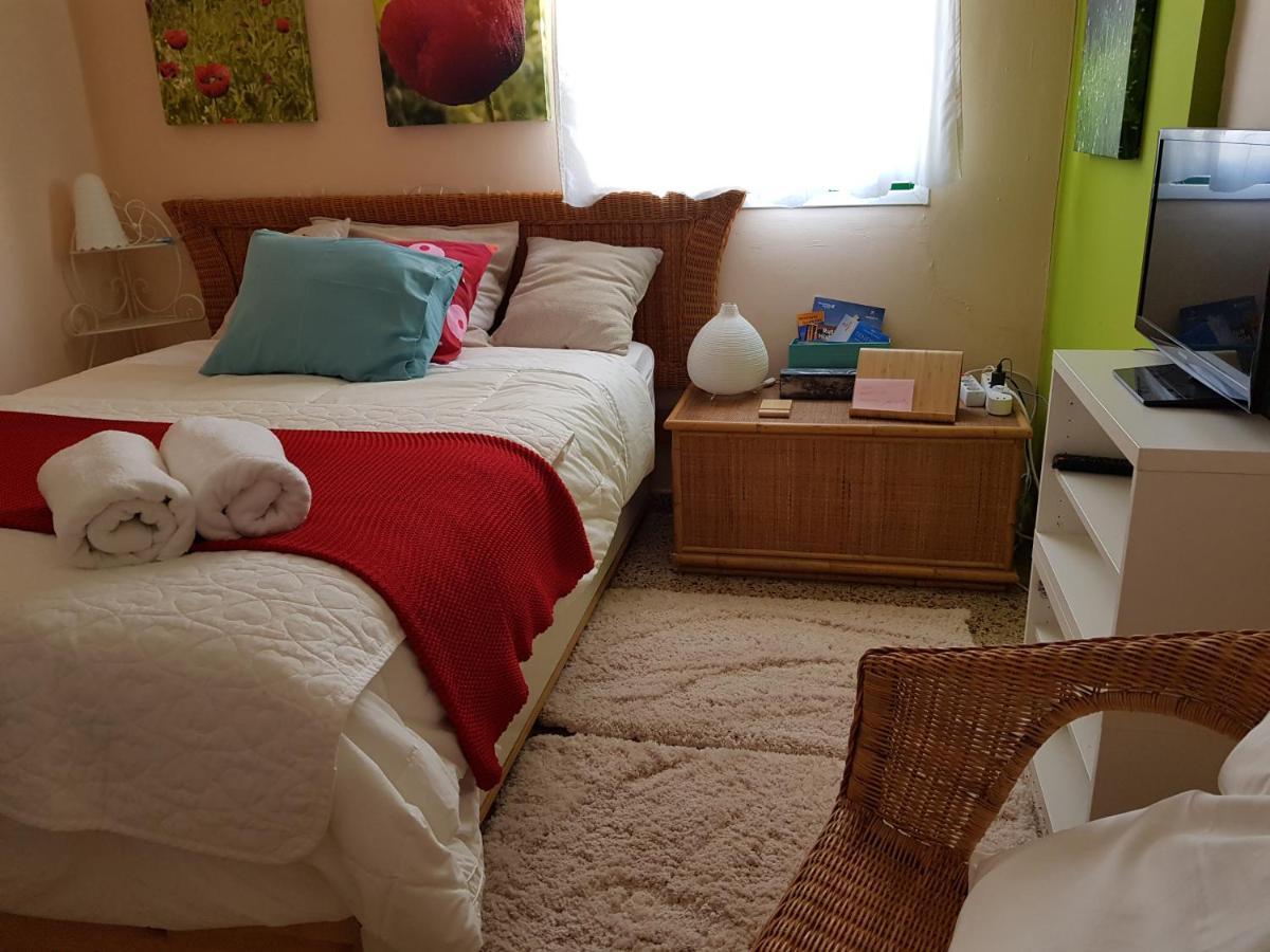 The Poppies Guest House - 100M Ocean - Private Spaces كانديلاريا المظهر الخارجي الصورة