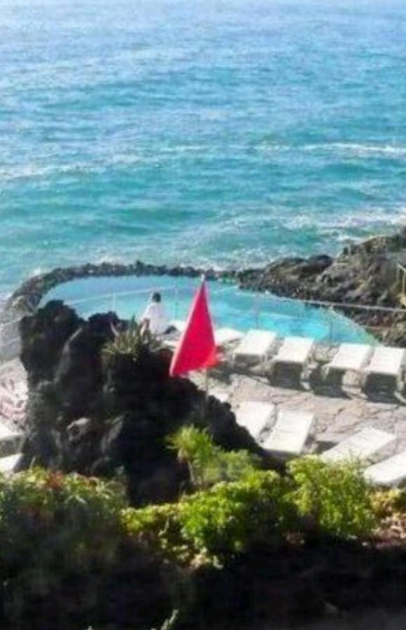 The Poppies Guest House - 100M Ocean - Private Spaces كانديلاريا المظهر الخارجي الصورة